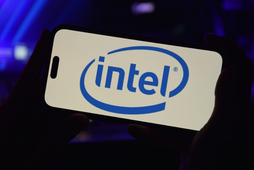 Washington acquires 10% stake in Intel in $8.9bn deal