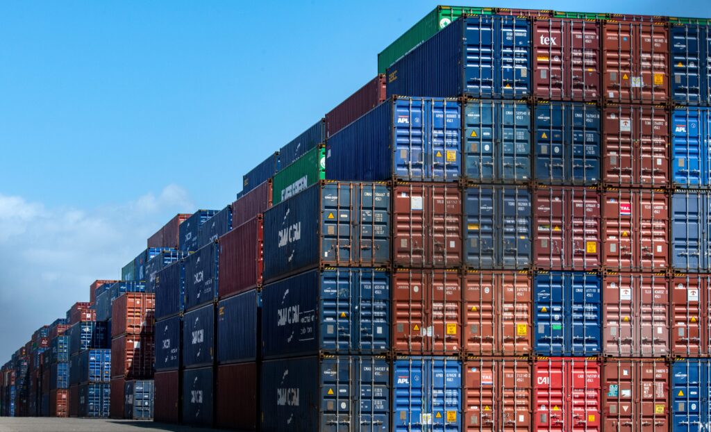 Trump Threatens 100% Tariffs on China After Rare-Earth Export Restrictions