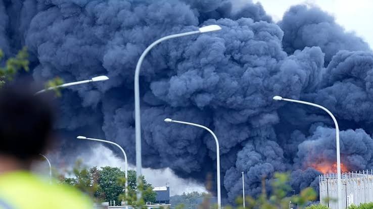 Brussels Warehouse Fire Forces Evacuation